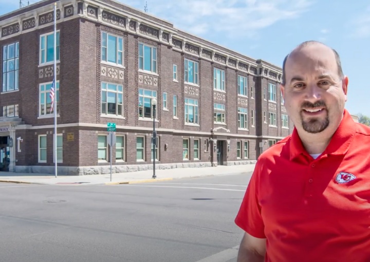 Management Material Video