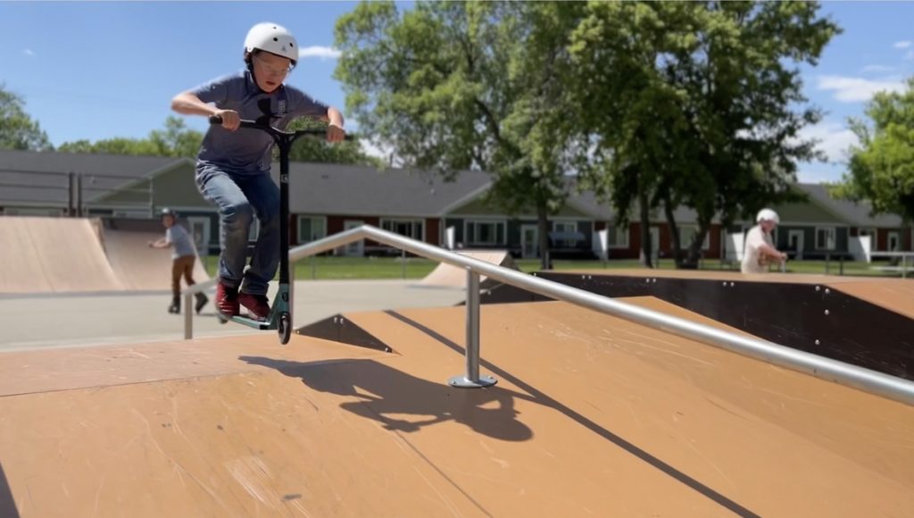 Star-Studded Skating 16 Screen Shot 2022 06 08 At 2.09.23 Pm Large E1657308316570