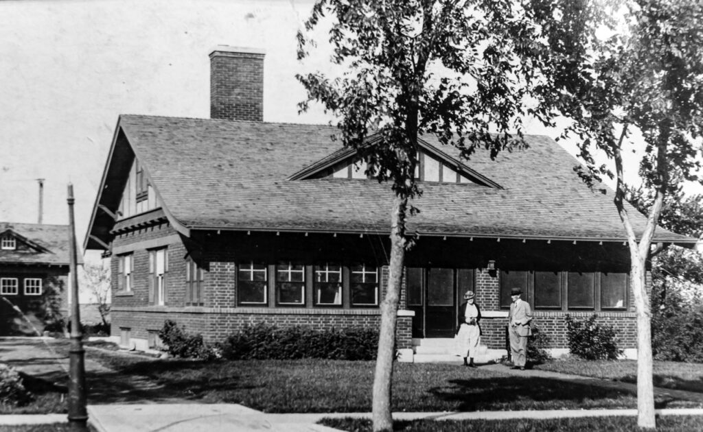 A Pristine Bungalow In The Historic Highlands 39 Dsc 2645 Large