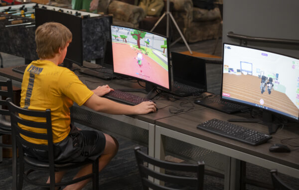 Where Youth Is Still Golden 16 Yapadsc 1581