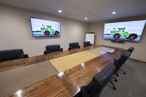 A Place For Family Business And A Tractor 16 Tdodsc 1679